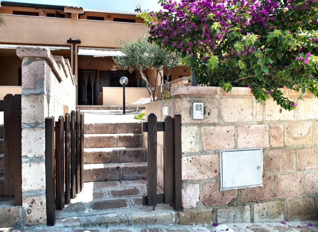 Апартаменты Porto Alabe Sardegna.... A Due Passi Dal Mare Трезнурагес Экстерьер фото